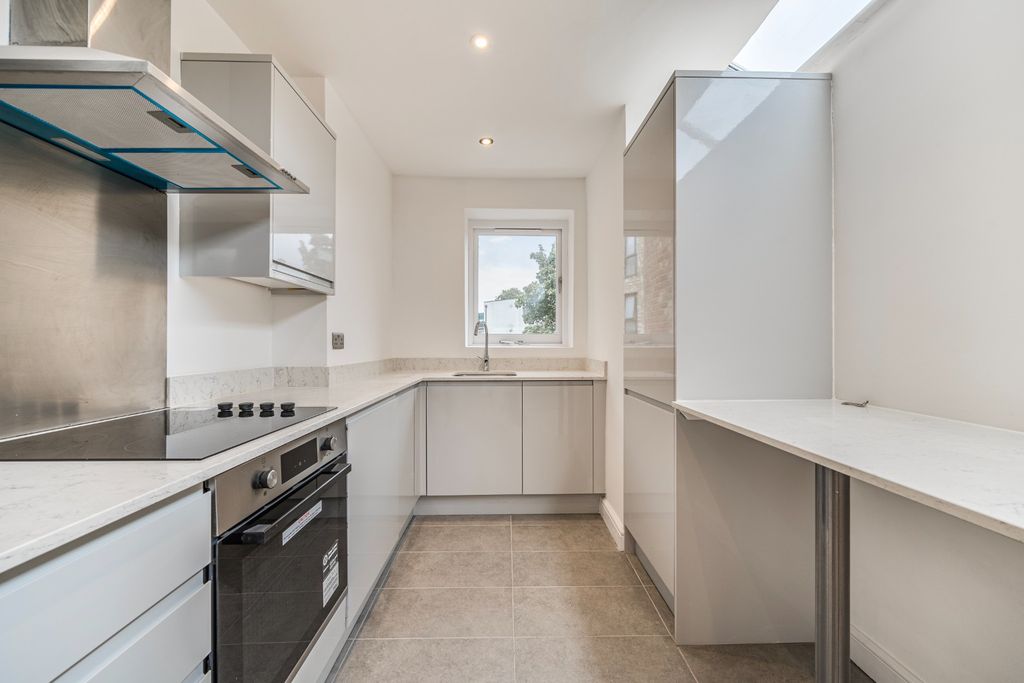Property photo 3 of 16 4533865
