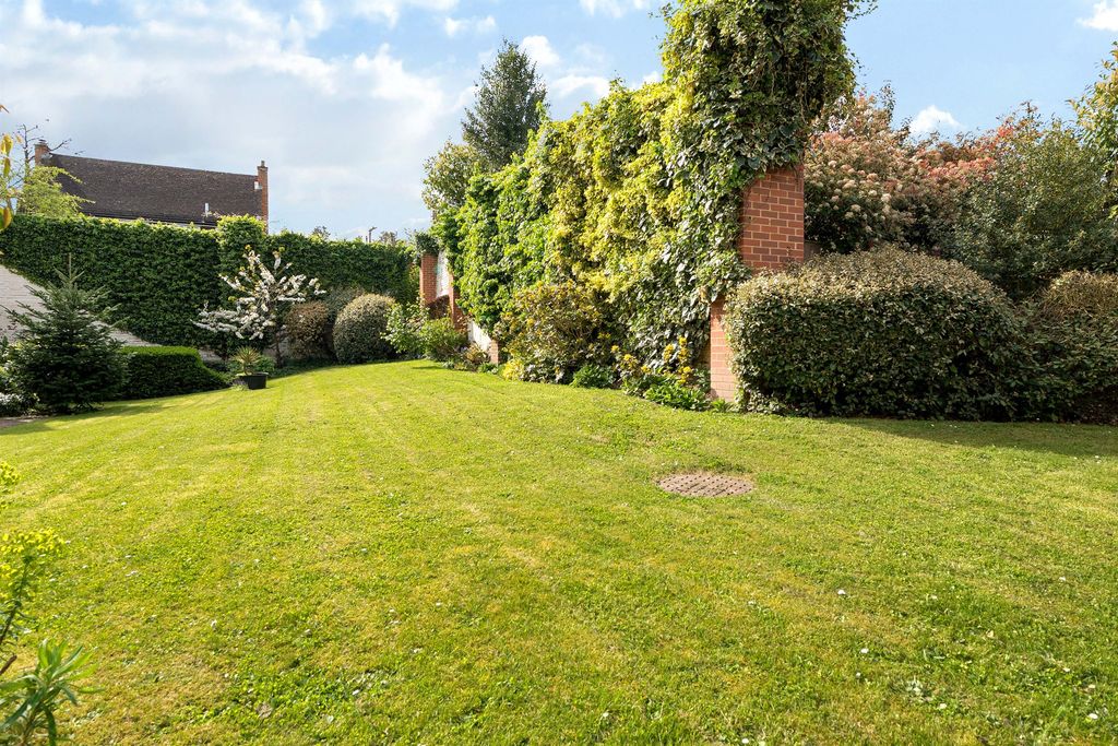 Property photo 2 of 12