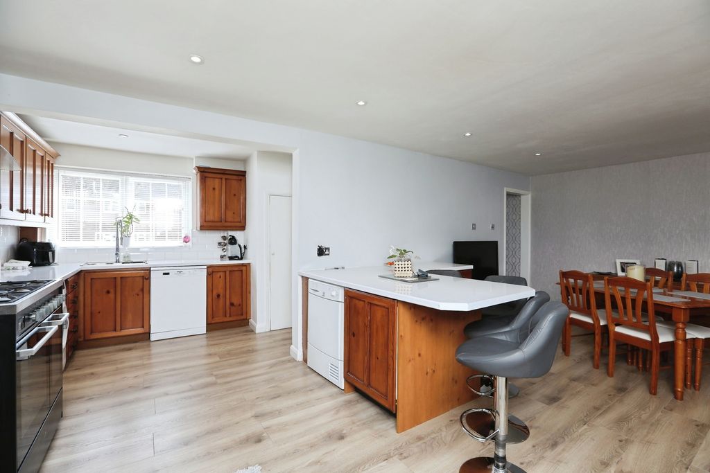 Property photo 2 of 19 Pbox-Img.Jpg