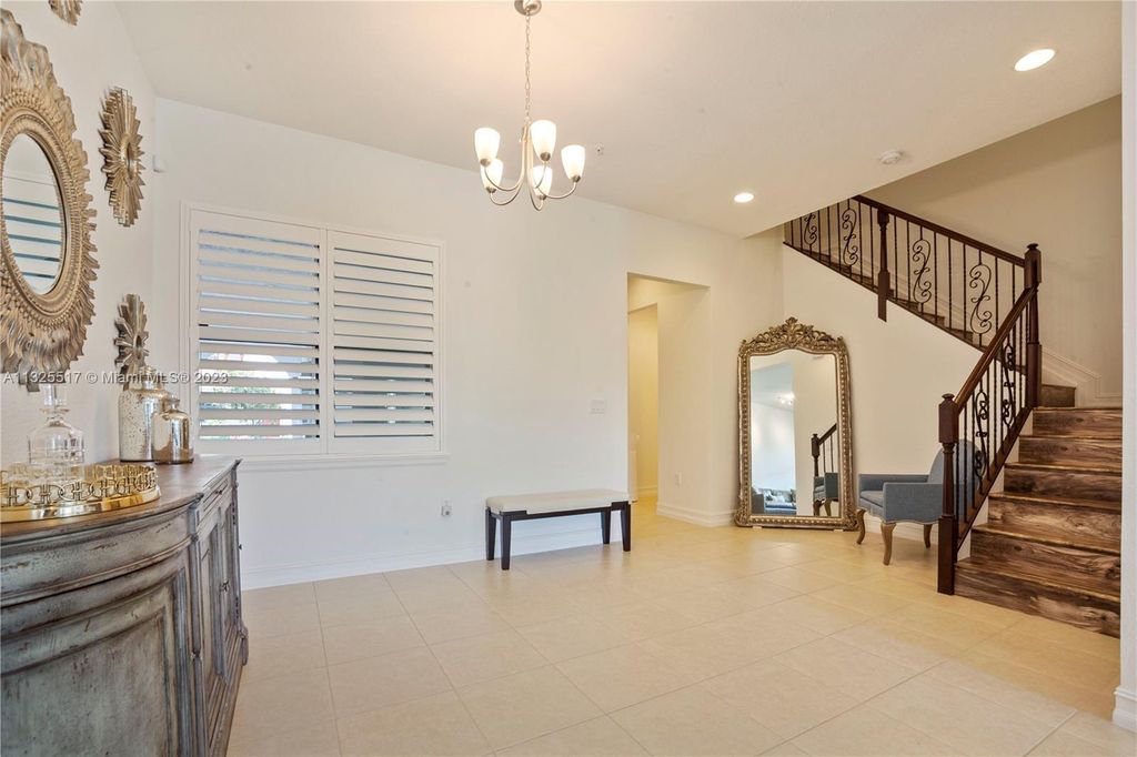 Property photo 2 of 32 <Alttext/>