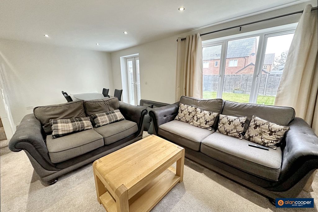 Property photo 3 of 13 3733975
