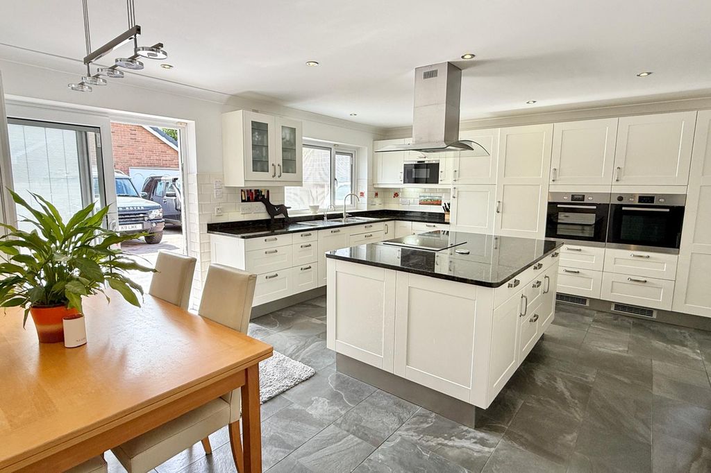 Property photo 2 of 26 Gallery