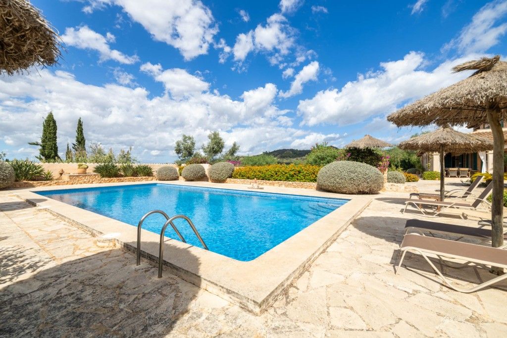 Property photo 3 of 20 Pool (2)