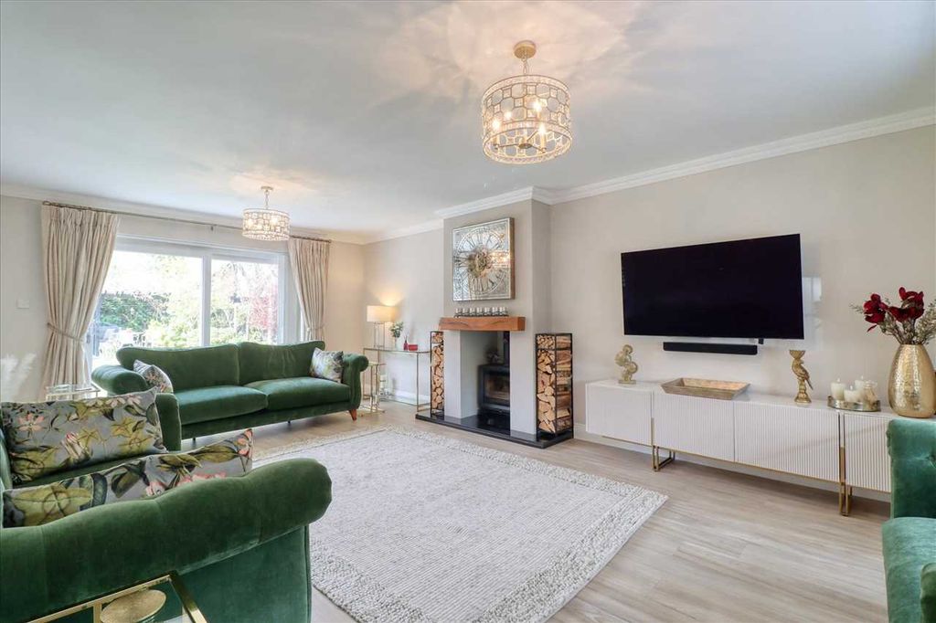 Property photo 2 of 23