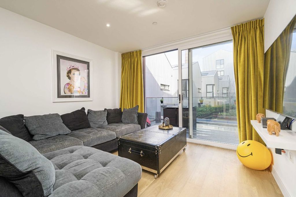 Property photo 2 of 7