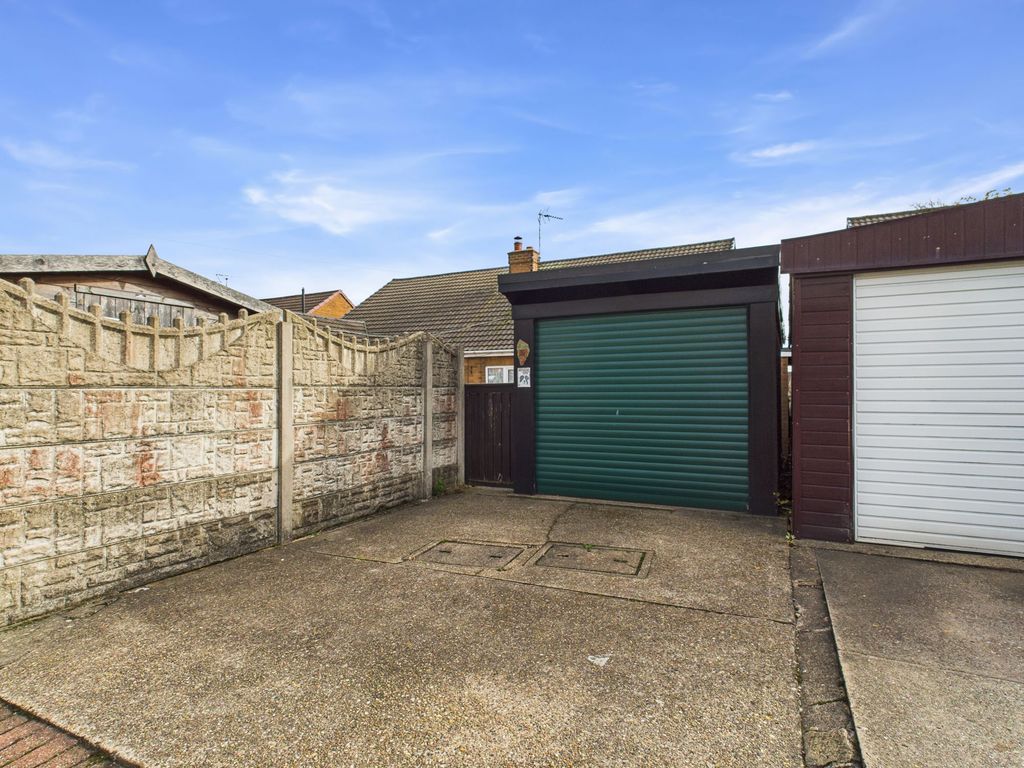 Property photo 2 of 14 Drive And Garage