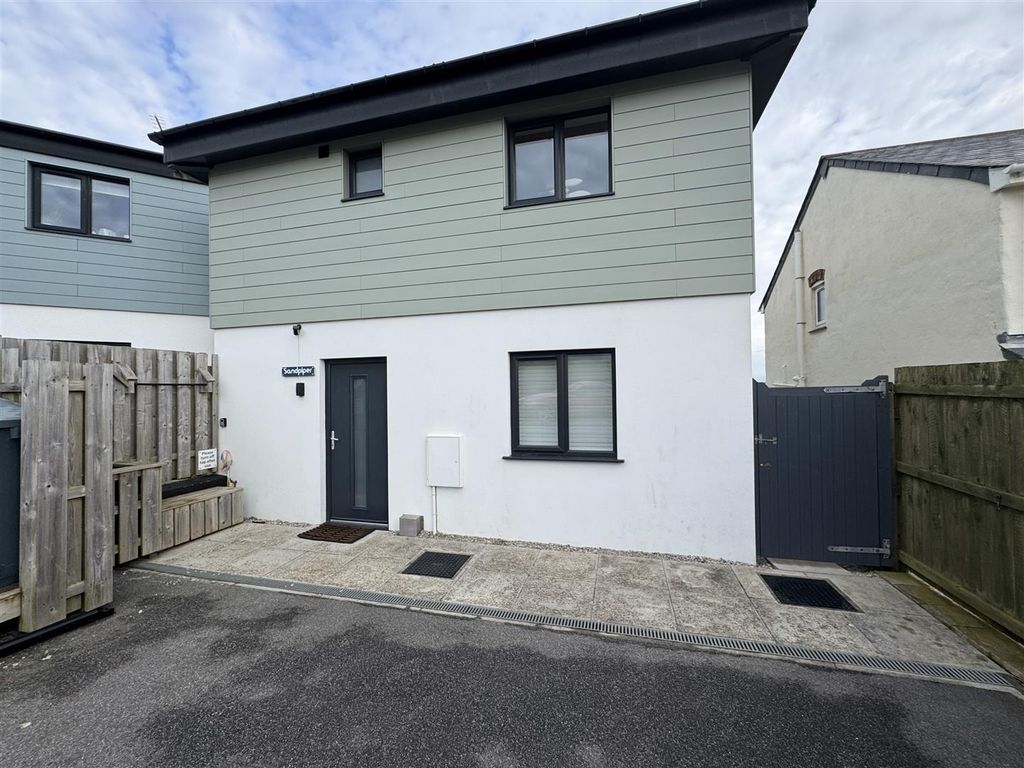 Property photo 2 of 19 Front