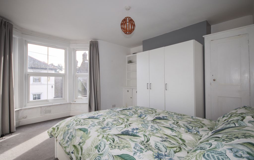 Property photo 1 of 2 Room