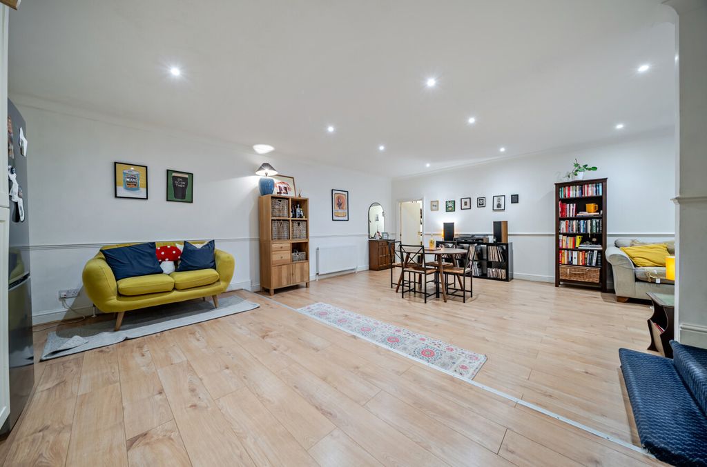 Property photo 2 of 19 1452703-6-69F9c9F...