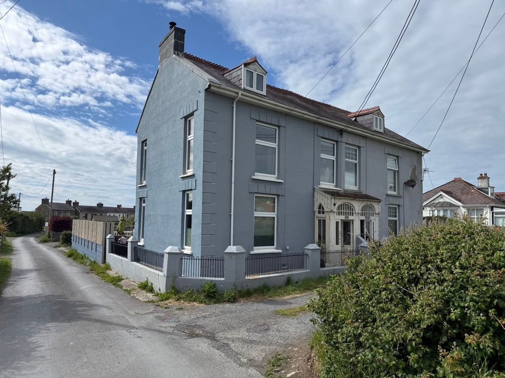 Property photo 2 of 34