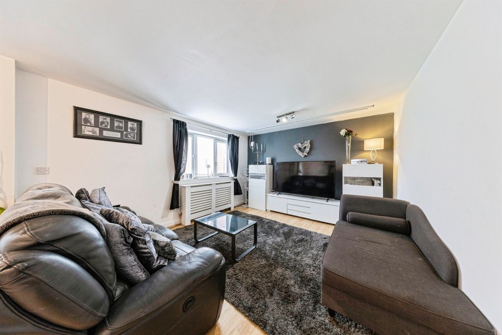 Property photo 2 of 21