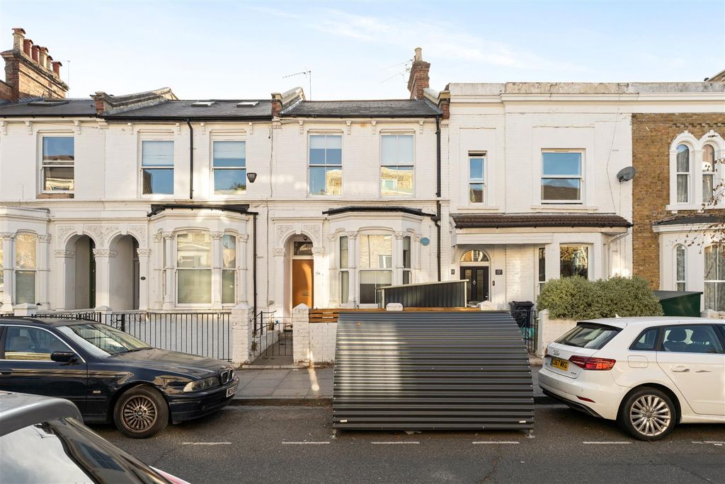 Property photo 1 of 27 Powell Road, E5