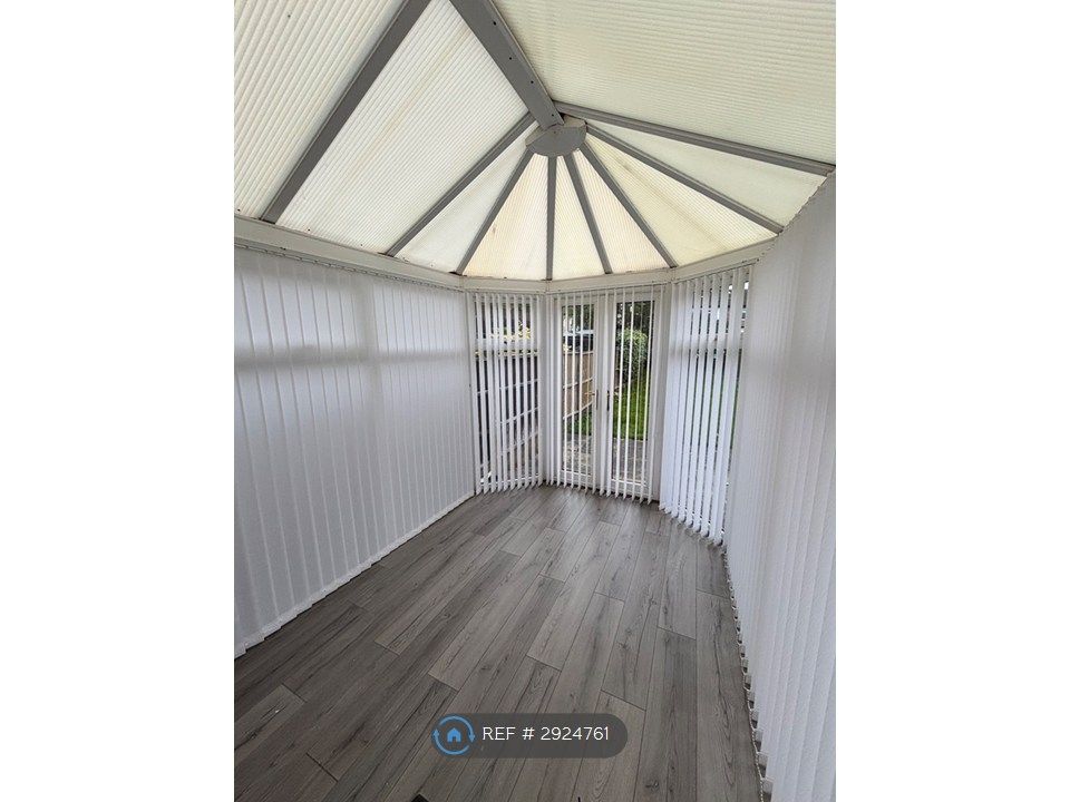 Property photo 3 of 27