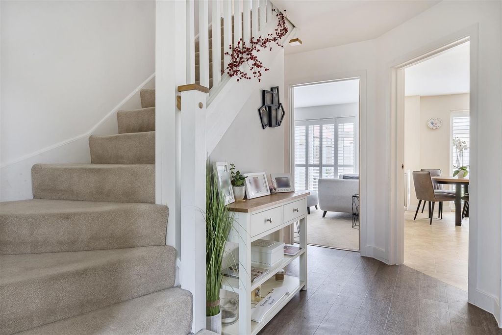 Property photo 2 of 21 1376037-8-690Cbb2d6F019.Jpg