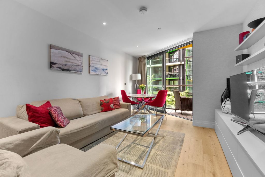 Property photo 1 of 18