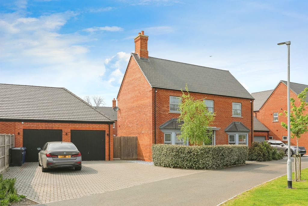 Property photo 3 of 19