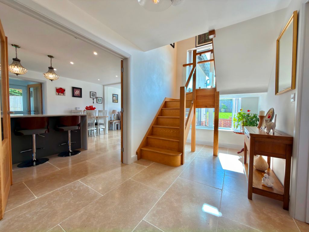 Property photo 3 of 42