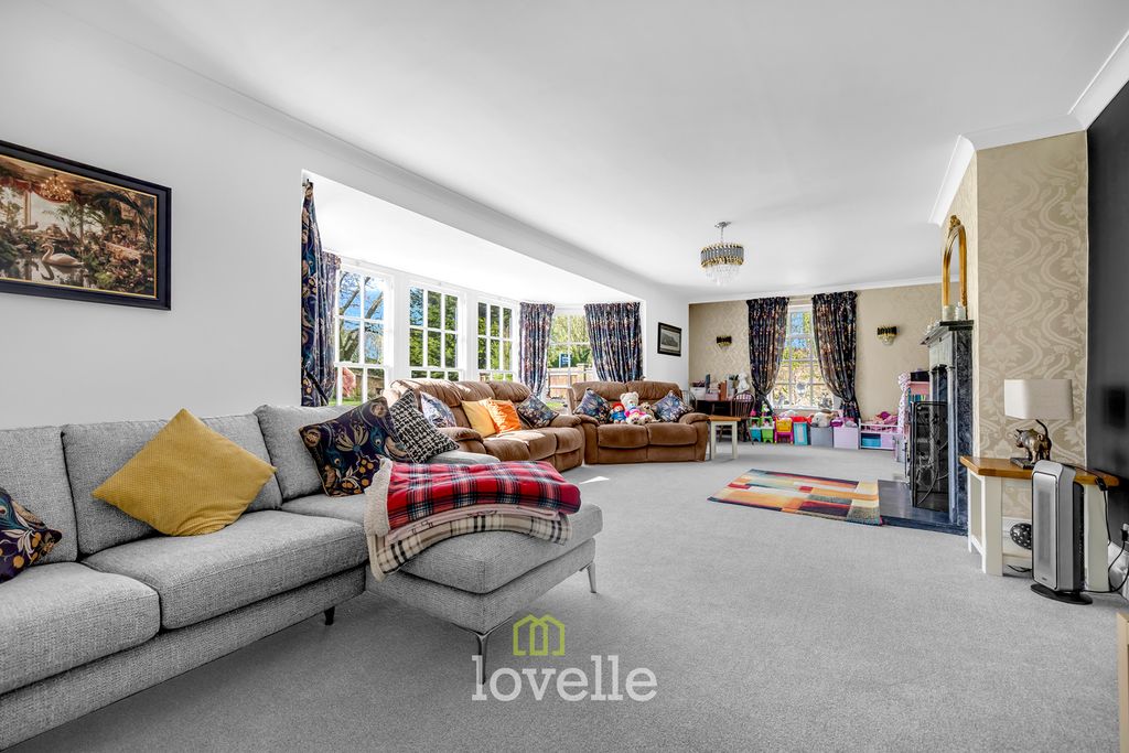 Property photo 3 of 72
