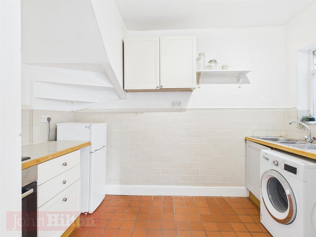 Property photo 3 of 8 Cam02534G0-Pr0629-Still008.Jpg
