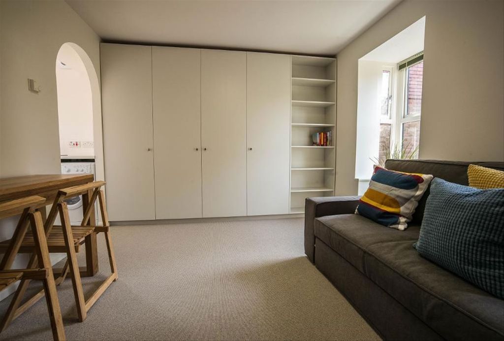 Property photo 2 of 5