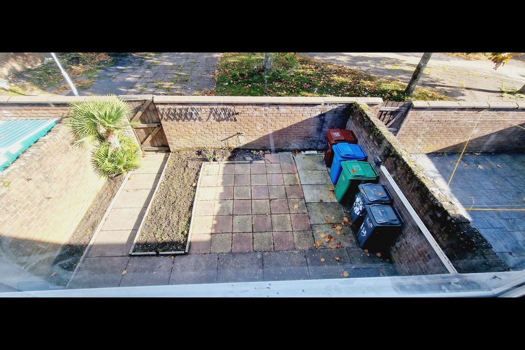 Property photo 3 of 18 Photo 2