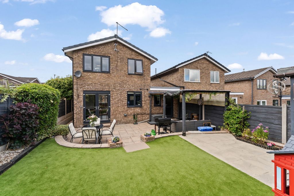 Property photo 2 of 47