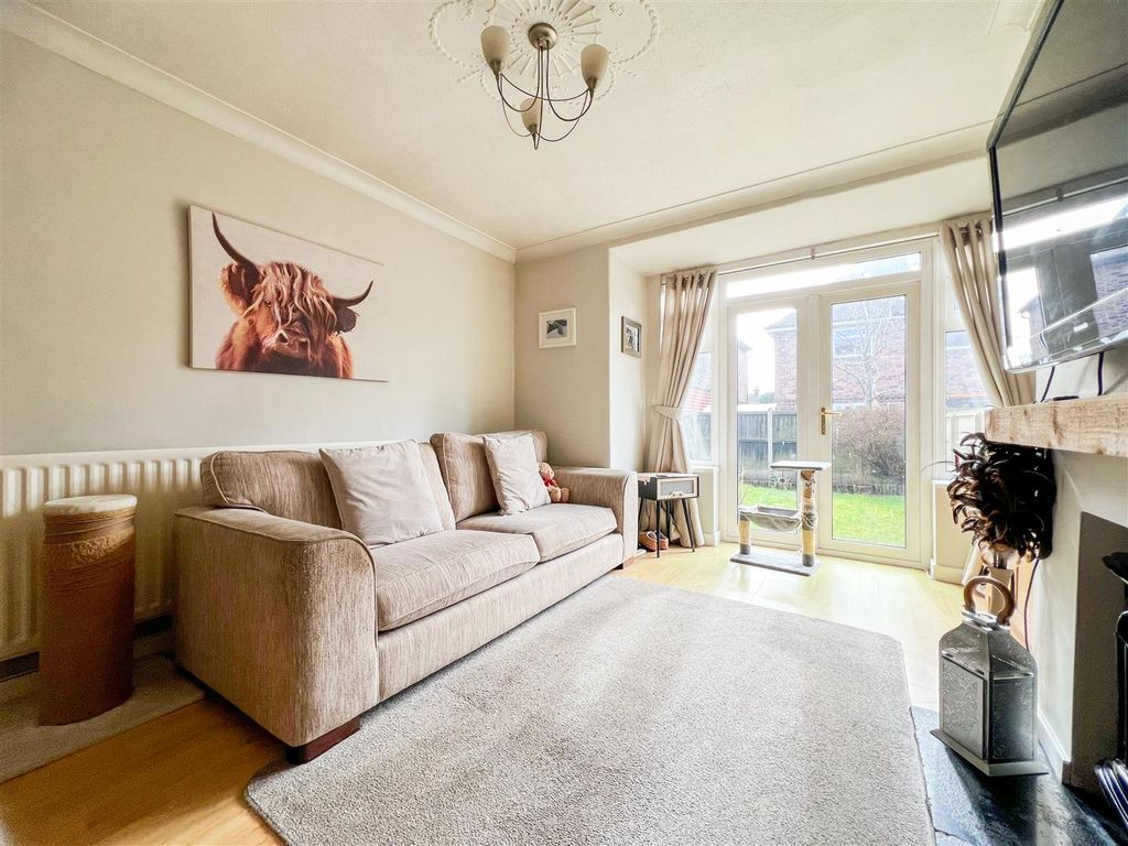 Property photo 2 of 20 Sitting Room