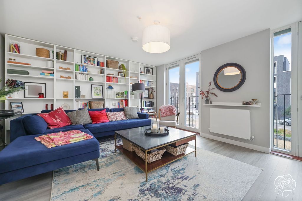 Property photo 2 of 28