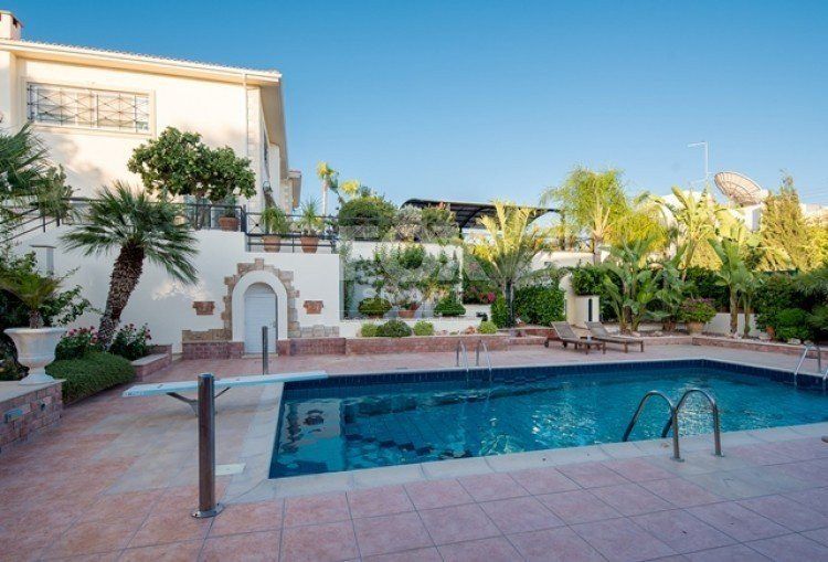 Property photo 1 of 13 8 Bed House For Sale In Agios Tychon Limassol Cyprus