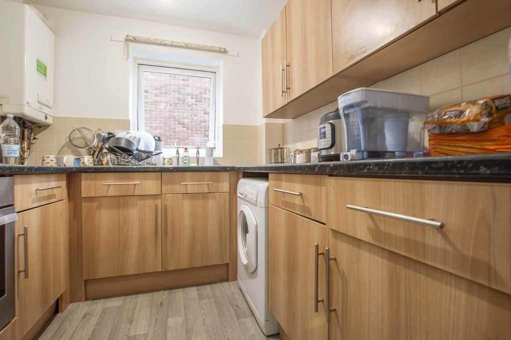 Property photo 2 of 6