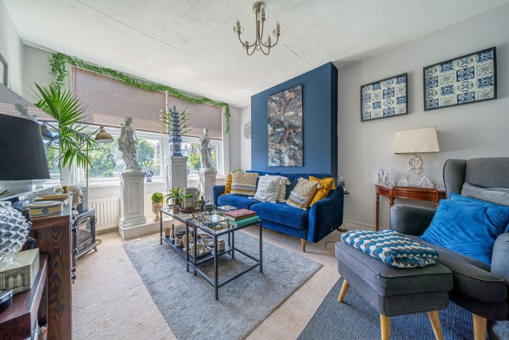 Property photo 1 of 5 993376 (2)