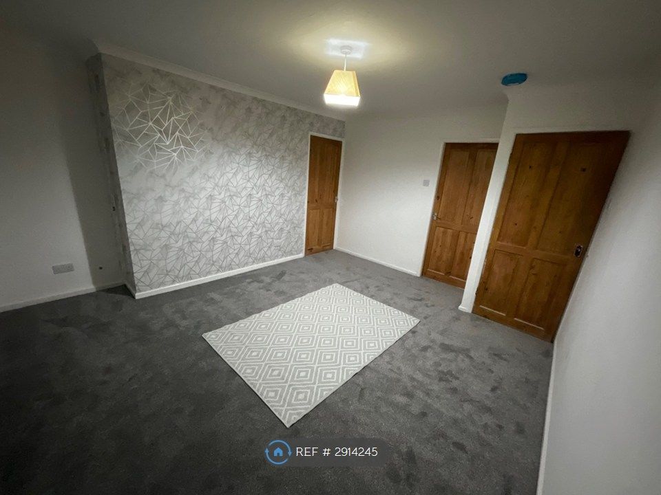 Property photo 1 of 14 Living Room (View 1)