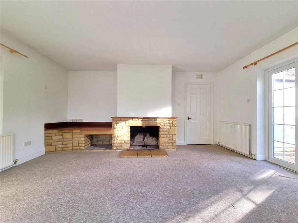 Property photo 2 of 15 Picture No. 23