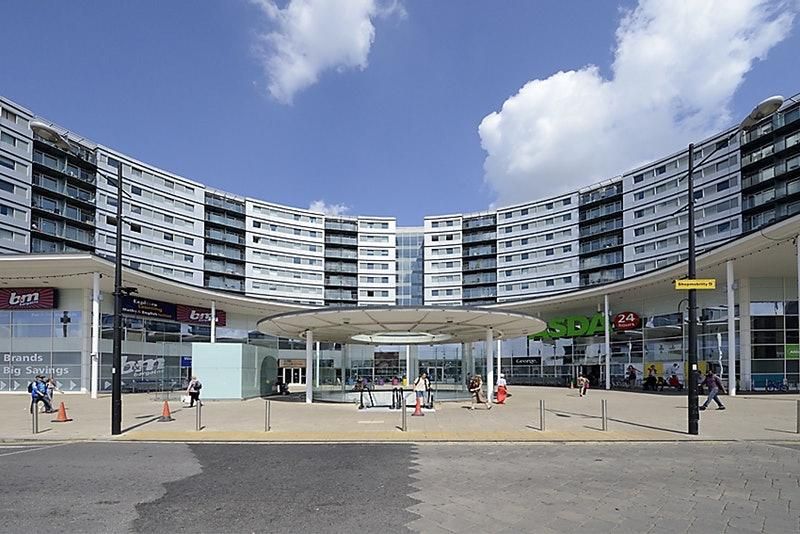 Property photo 1 of 10 Blenheim Centre, Hounslow, Tw3 1Nl