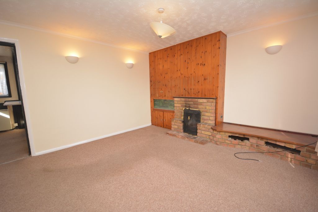 Property photo 2 of 14 Lounge View 1