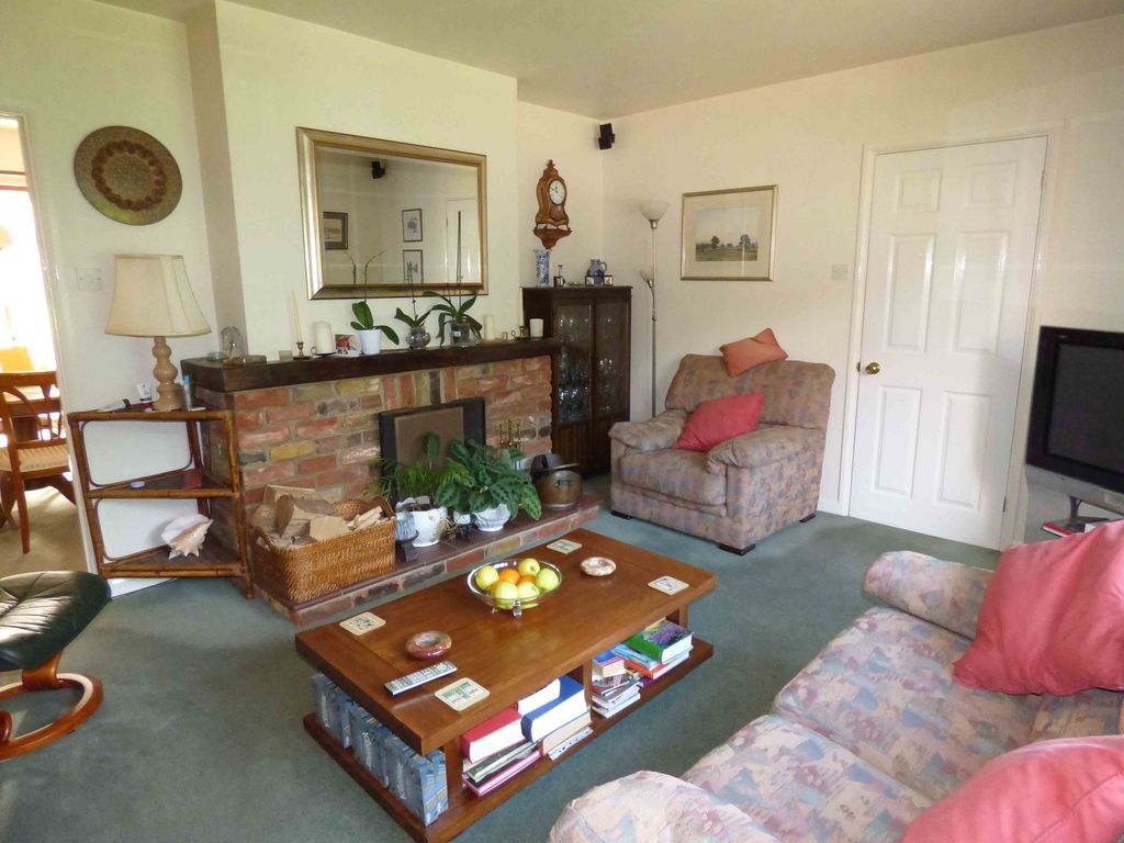 Property photo 3 of 13 Photo 4