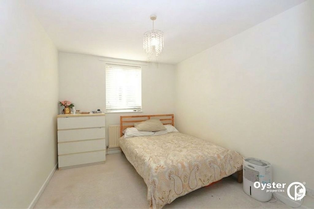 Property photo 3 of 10 Bedroom