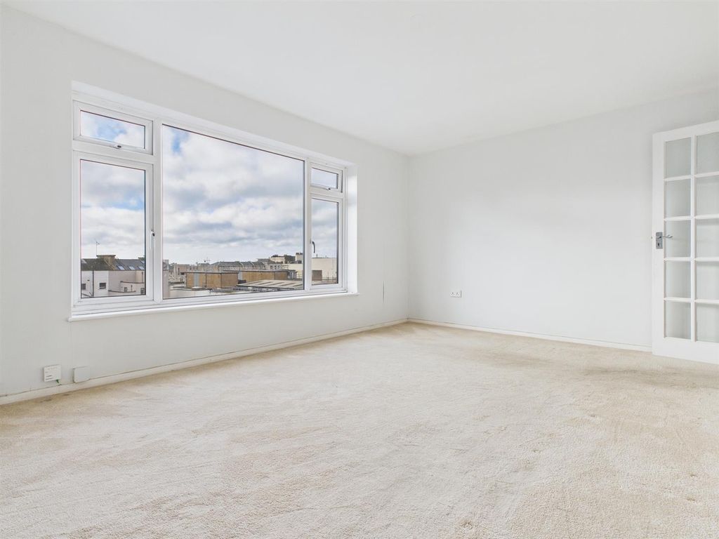 Property photo 2 of 8 Cam04311G0-Pr0097-Still002.Jpg