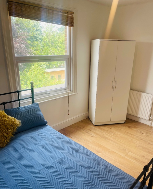 Property photo 2 of 8