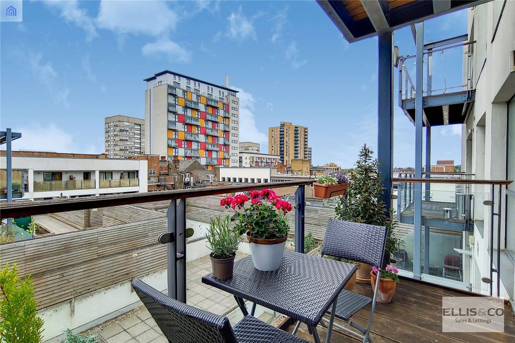 Property photo 2 of 9 Picture No. 08