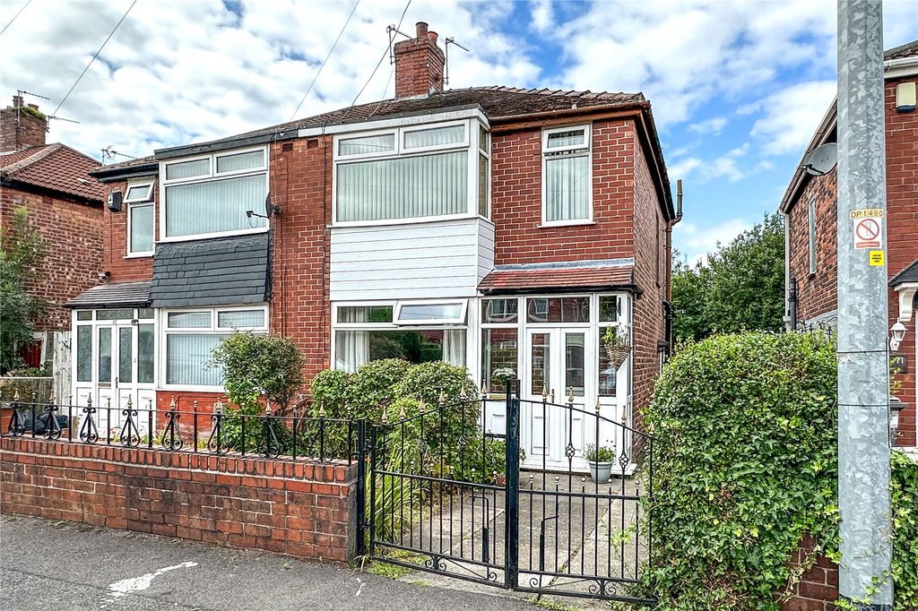 Property photo 1 of 17 External