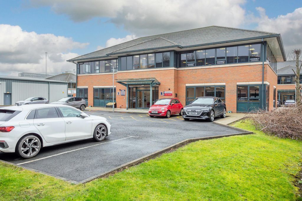 Property photo 1 of 5 Suite 6 Earls Court-18.Jpg