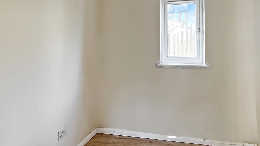 Property photo 3 of 4 Bedroom