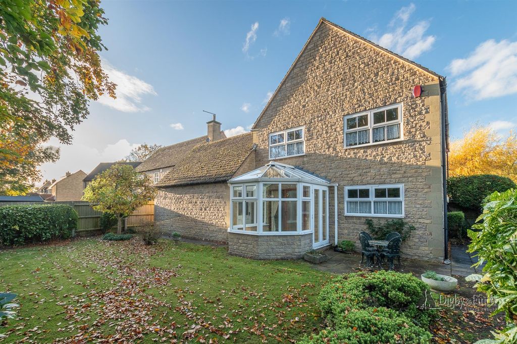 Property photo 2 of 18