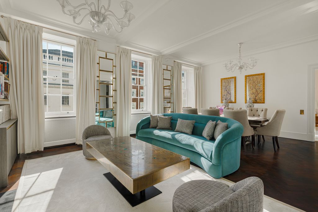 Property photo 2 of 21