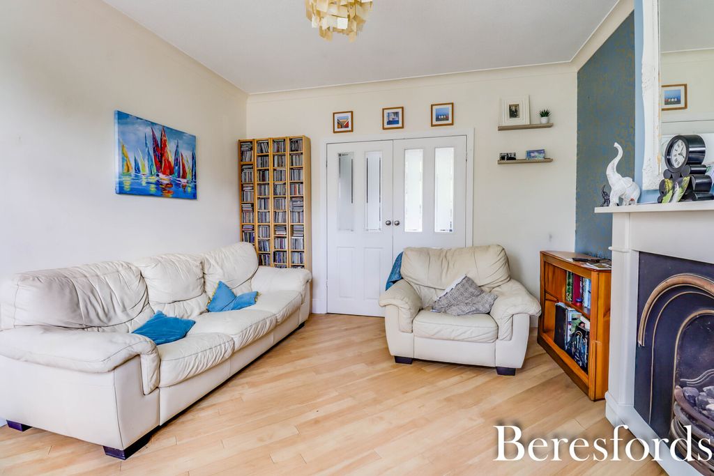 Property photo 3 of 19 Picture No. 02