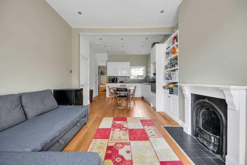 Property photo 3 of 25