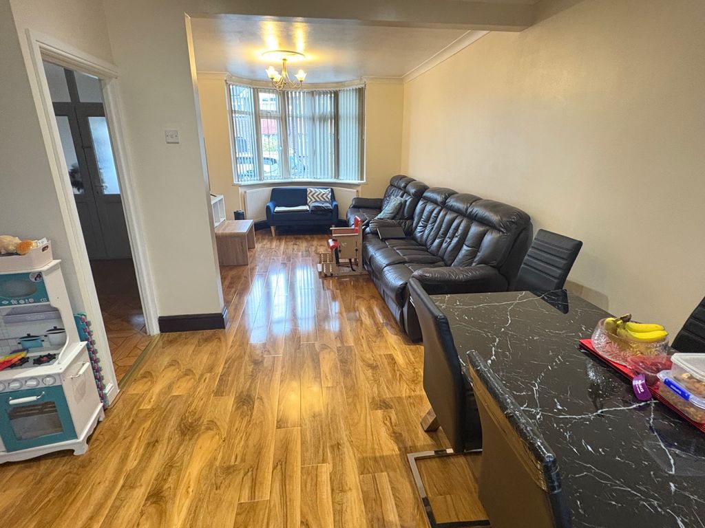 Property photo 3 of 15 Gallery