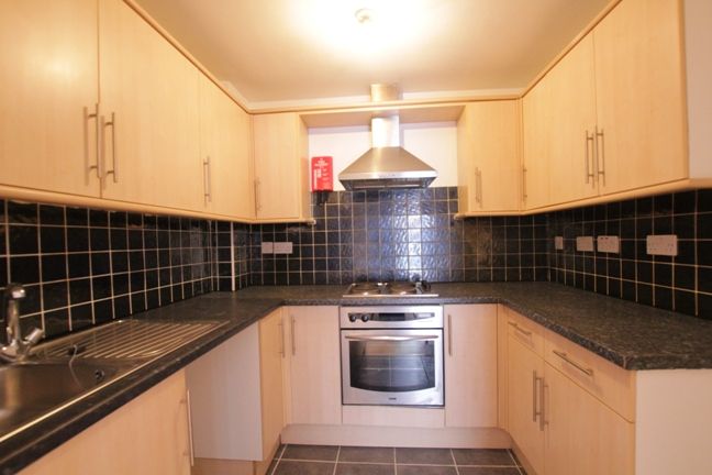Property photo 2 of 12 10 Turnpike Mews Kit