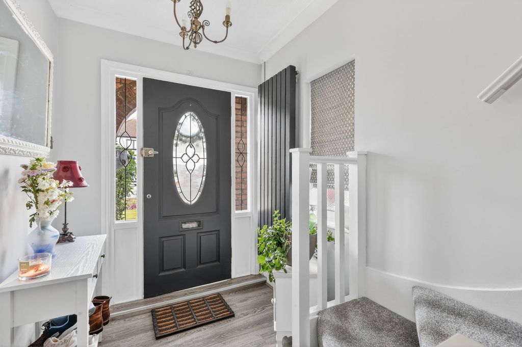 Property photo 3 of 25